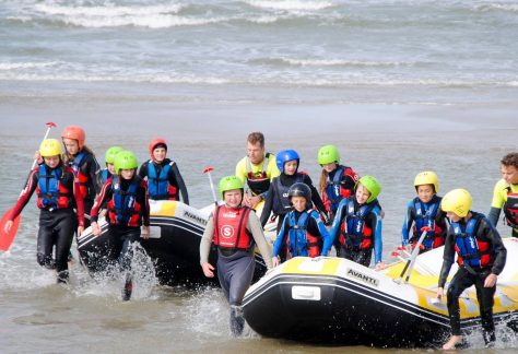 raften tijdens een surfcamp dichtbij scheveningen